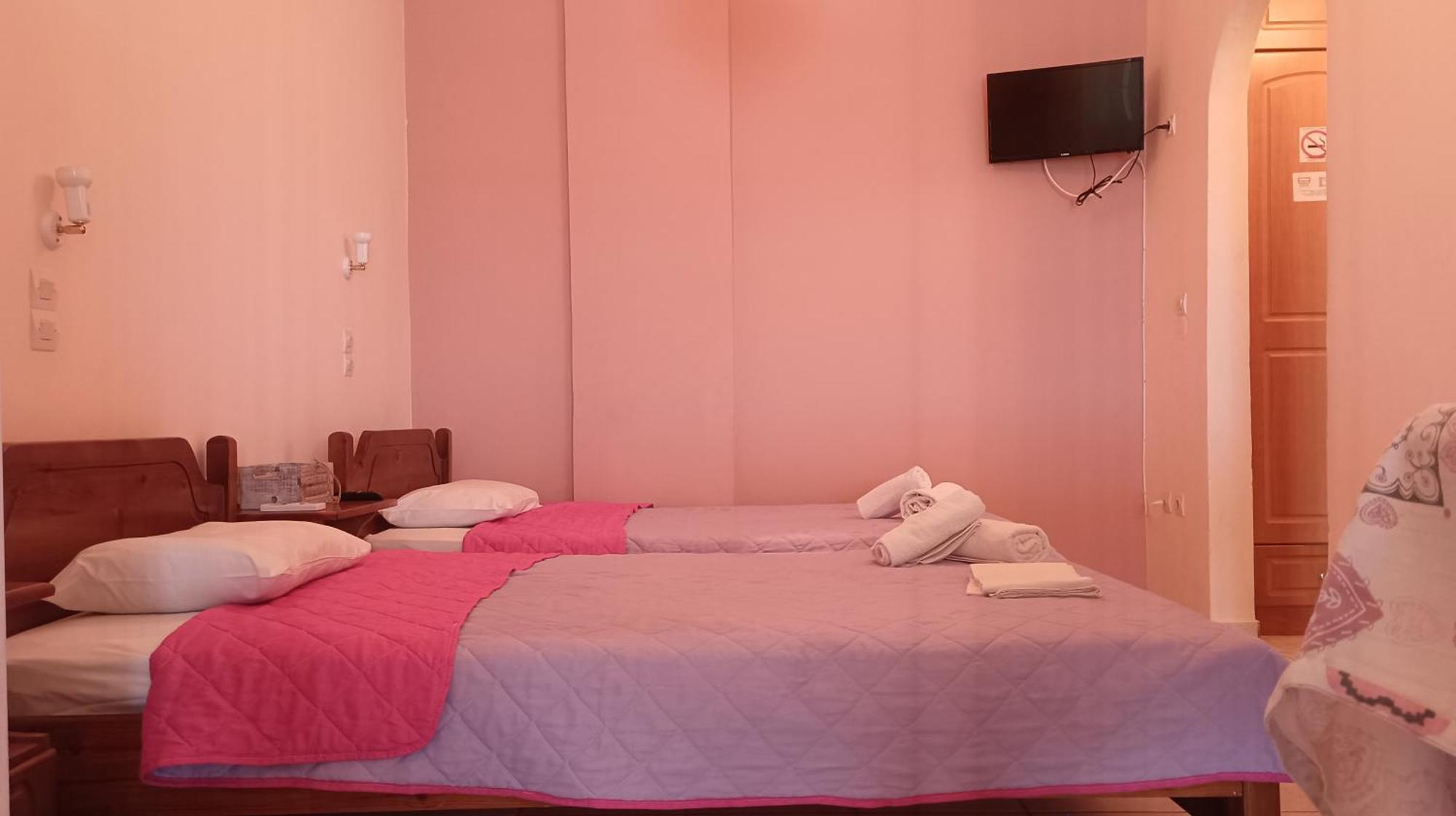 Studios Zaritsi Tirós Екстериор снимка