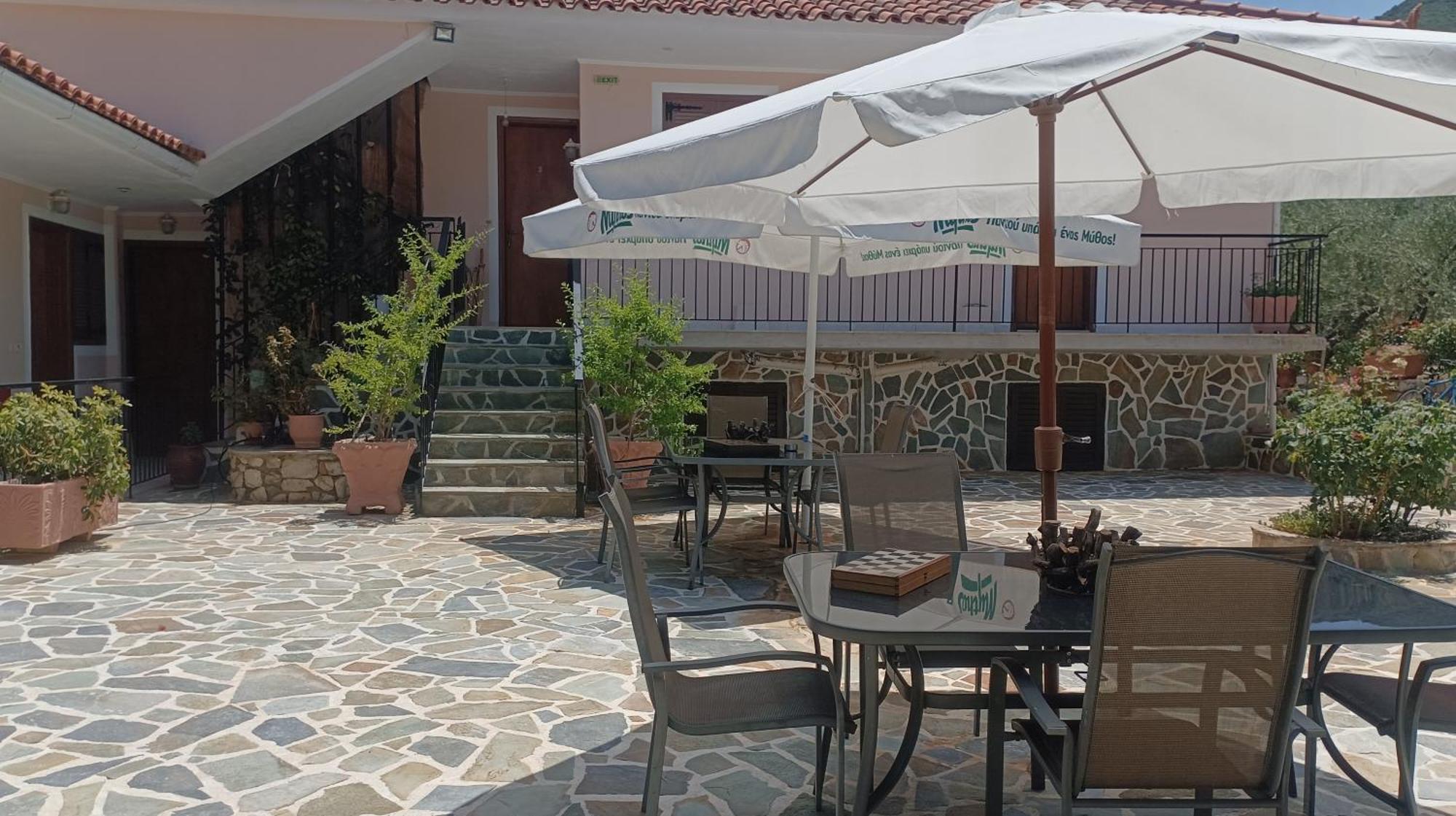 Studios Zaritsi Tirós Екстериор снимка