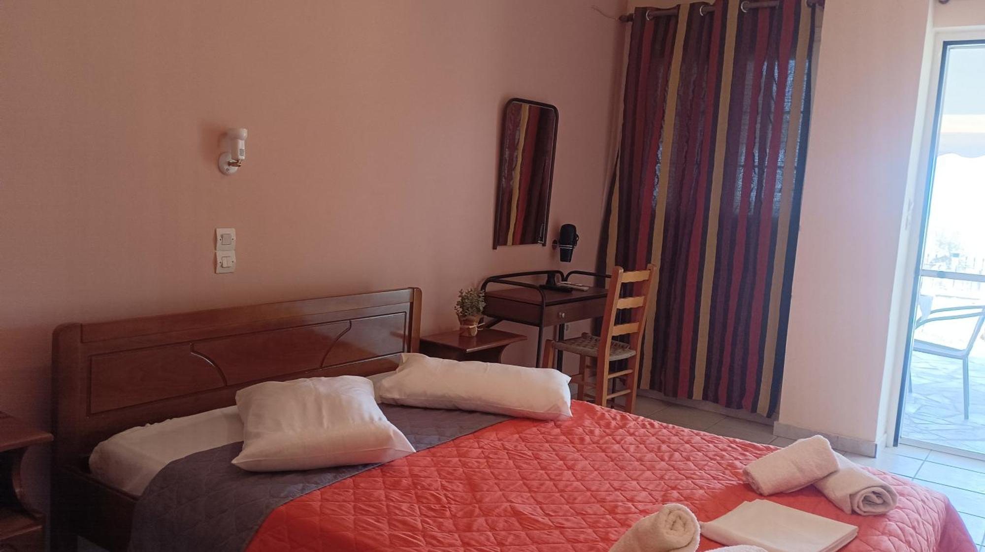 Studios Zaritsi Tirós Екстериор снимка